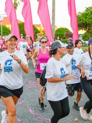 runners at pink on parade 2022