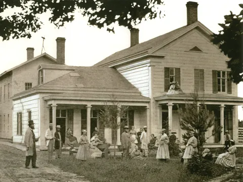 Photo of the original sanitorium in Battle Creek, Michigan opened by the Seventh-Day Adventist Church.