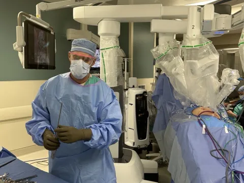 AdventHealth DeLand team supports Dr. Michele Malit during the first da Vinci Xi procedure at the hospital. 