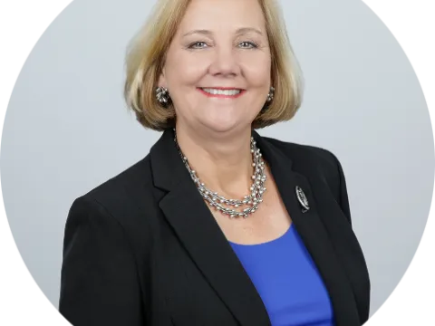 foundation-volunteer-of-month-julie-frey