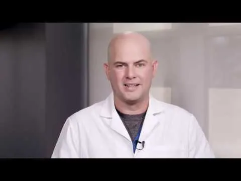Dr. Roman Hernandez Physician Profile in Spanish