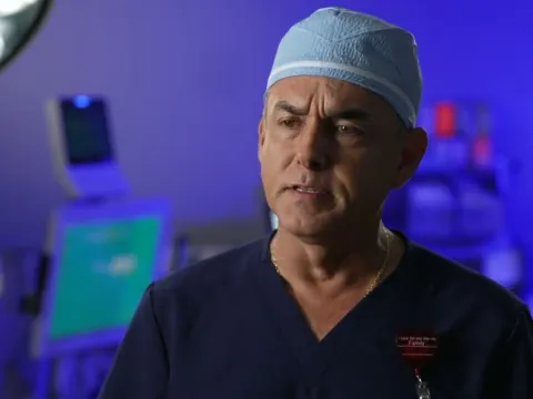 Conozca al Dr. Gabriel Gonzalez-Portillo, neurocirujano de AdventHealth Medical Group.