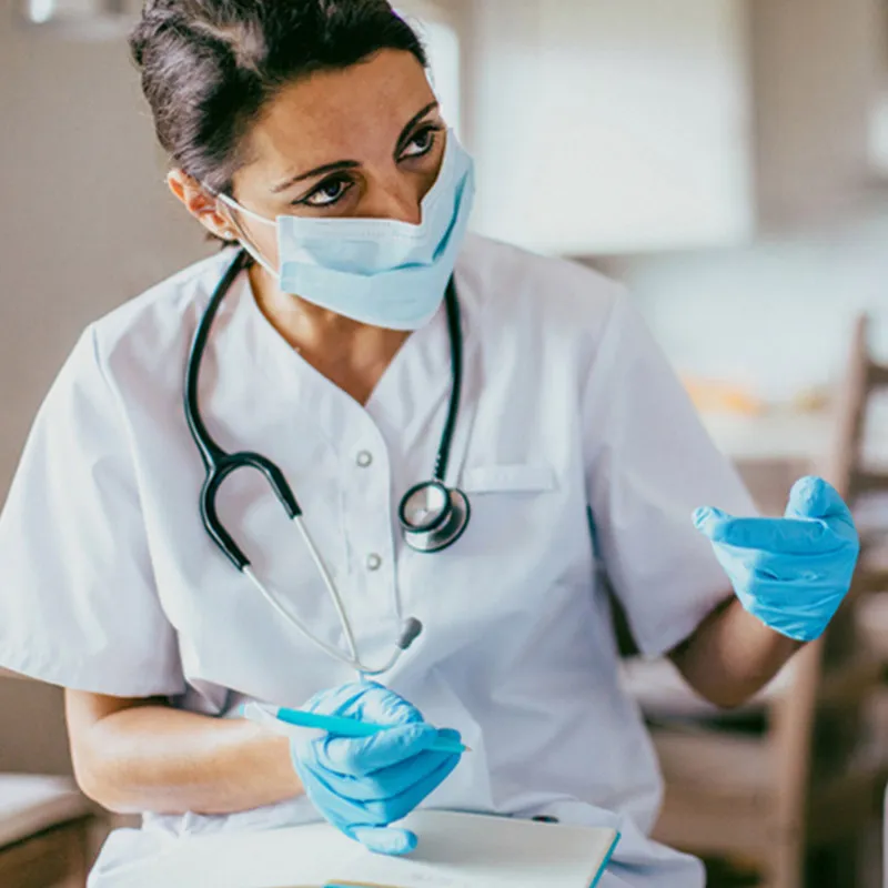 doctor-wearing-a-facemask
