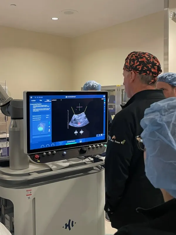 AdventHealth Celebration team performs first-in-world procedure targeting kidney tumor with sound beams